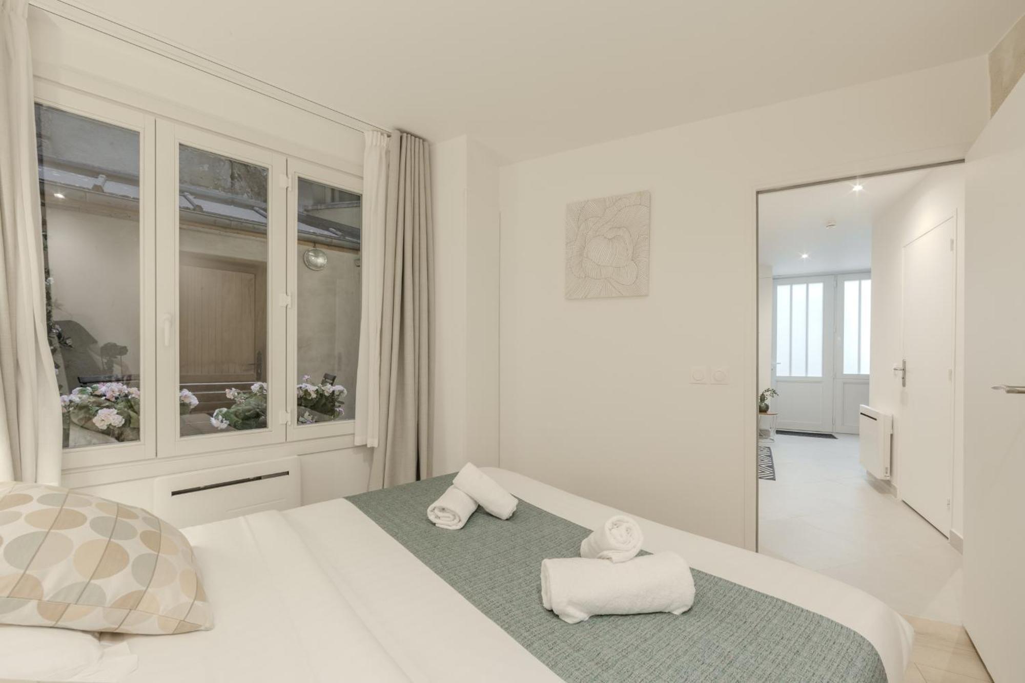 Jardin Saint Honore Apartments Париж Стая снимка